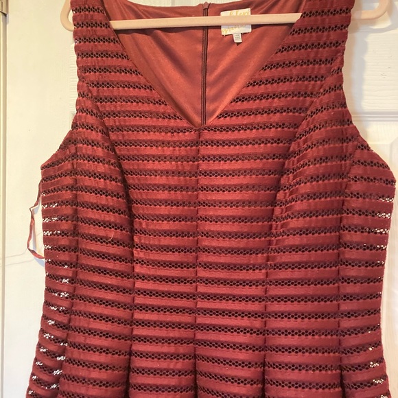 Dress - Picture 3 of 6